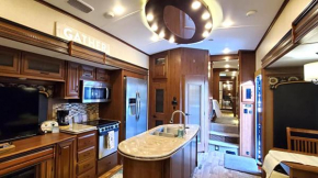 On-site RV RENTAL at RIVER RANCH! Fully Stocked 2 BATH RV, FREE Golf Cart! 200